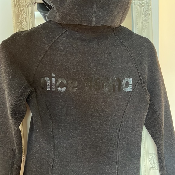 dark grey lululemon zip up size 2 - Picture 3 of 3